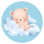 De ronde muurcirkel sticker met een slapende baby beer op wolken en een blauwe achtergrond koop je op muurteksten.nl