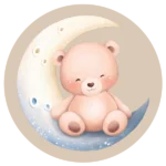 De ronde muurcirkel met een baby beertje op een halve maan met beige achtergrond koop je op muurteksten.nl