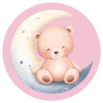 De ronde muurcirkel met een baby beertje op een halve maan met roze achtergrond koop je op muurteksten.nl